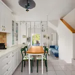 Waves & Agistri By Nest
