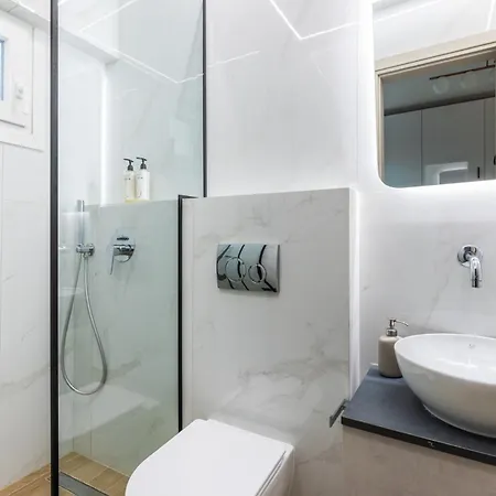 Waves & Agistri By Nest *