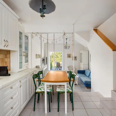 Waves & Agistri By Nest